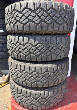 275/70/18 Goodyear 📍📍 Selling a set of 4 tires with 80% tread life remaining 📍🌟
