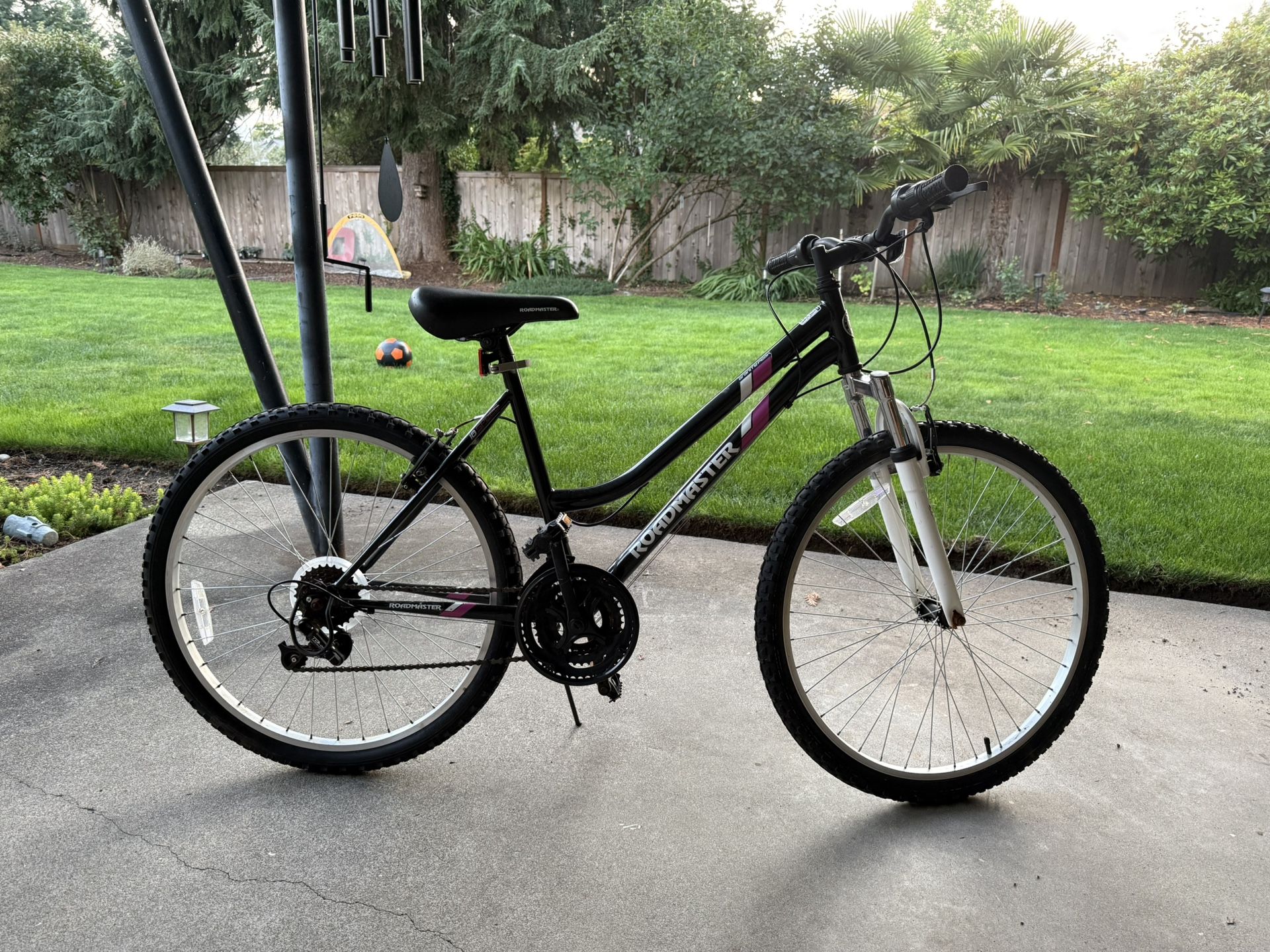 Women’s RoadMaster Mountain/Casual Bicycle