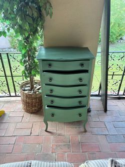 Decorative dresser