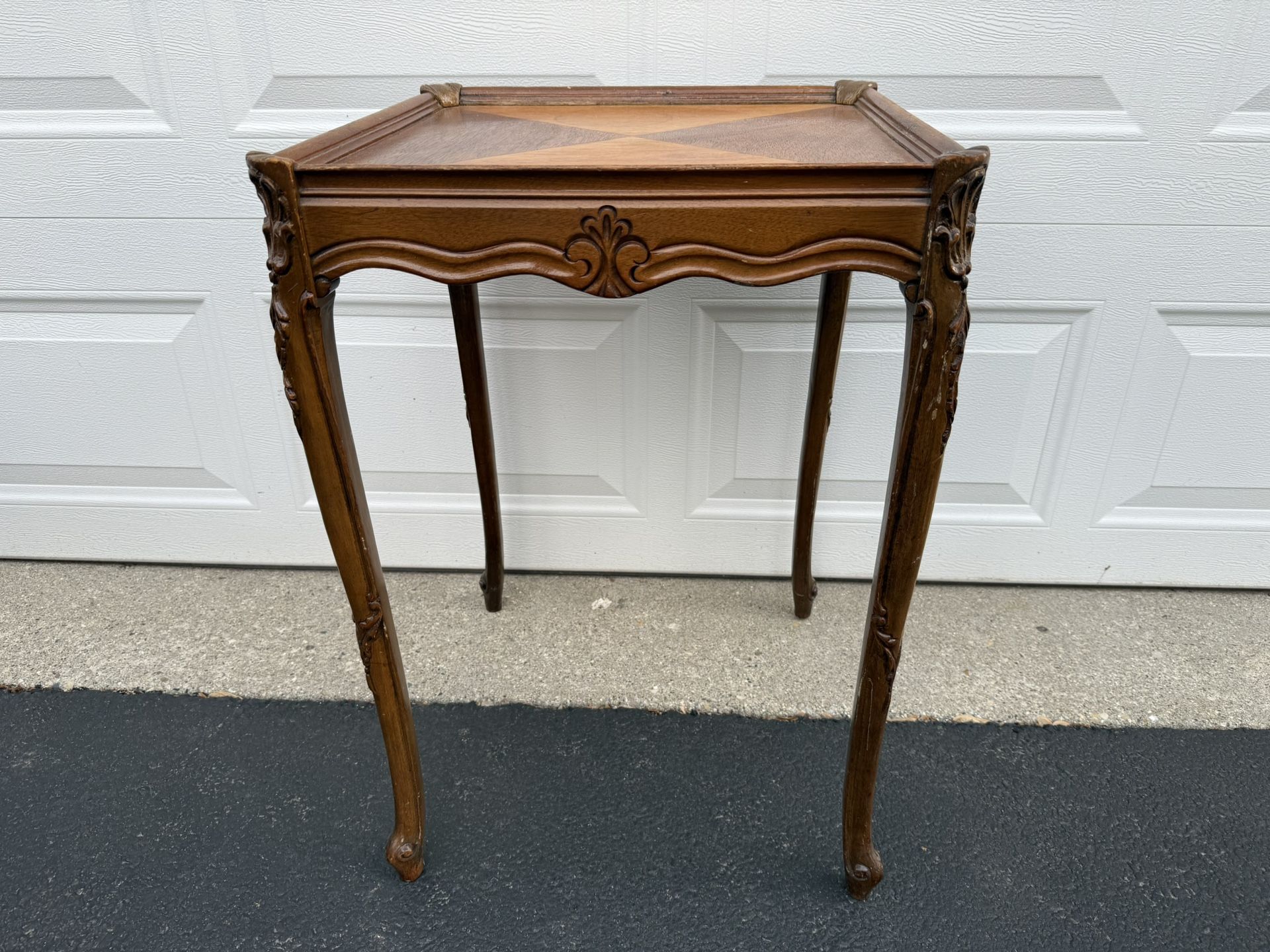 Vintage French Country End Table 19” x 19” x 28” h