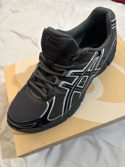 Asics shoe NEW!!!!