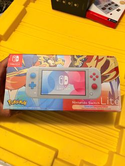 Nintendo Switch Lite Pokémon Zacian and Zamazenta Edition