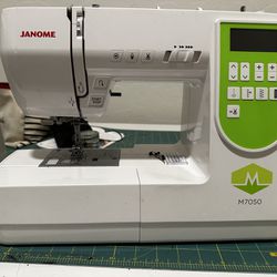Janome M7050 Sewing Machine