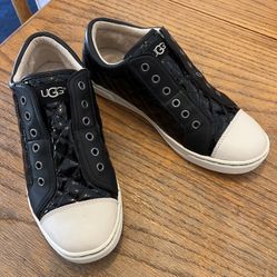 Ugg Black Glossy Leather & White Sneaker Shoes Size 8 In Excellent Condition