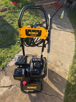 DEWALT 3400 psi 2.5 GPM Gas Cold Water Pressure Washer with OEM Axial Pump