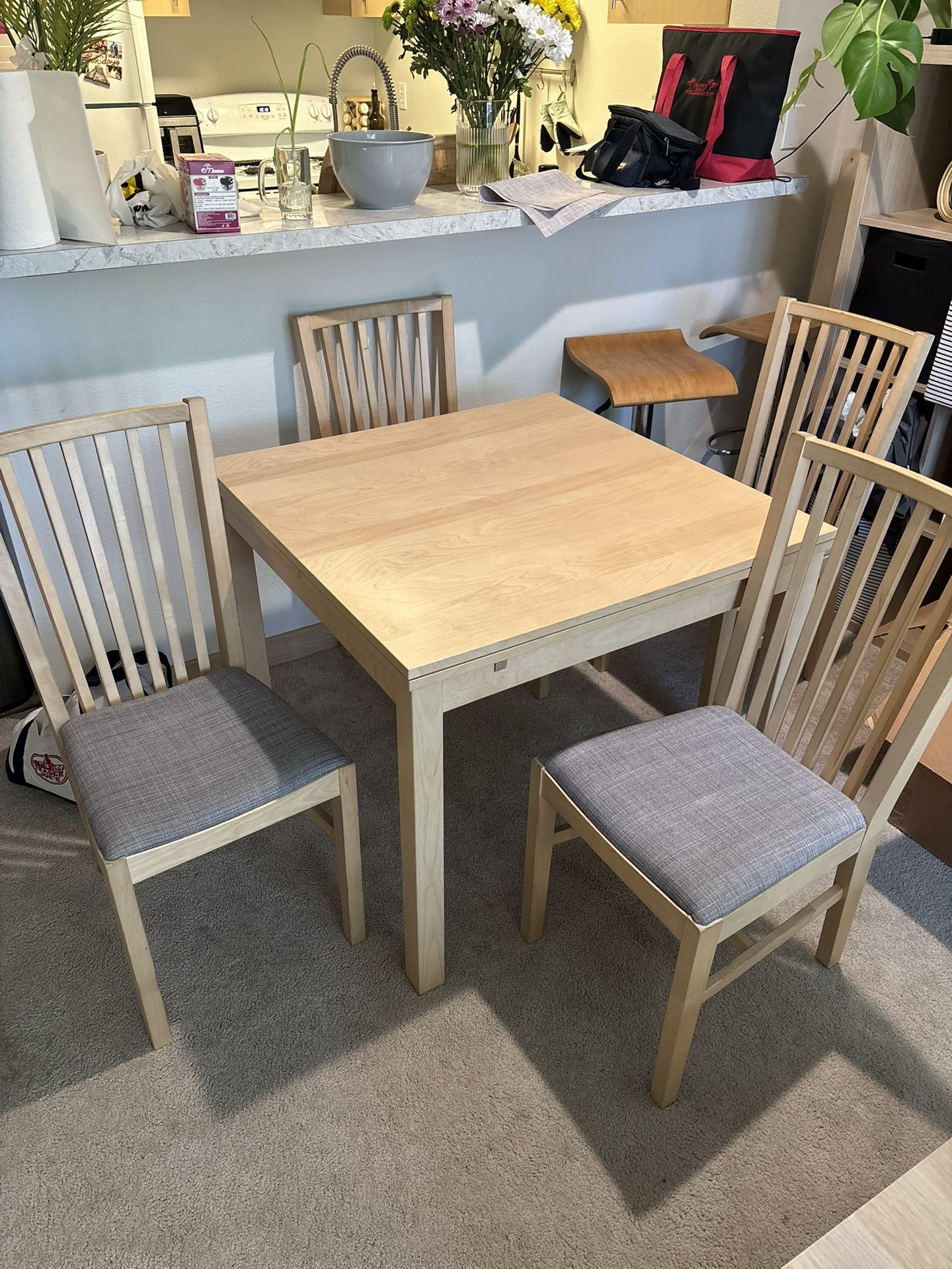 Dinning Table And Chairs For sale