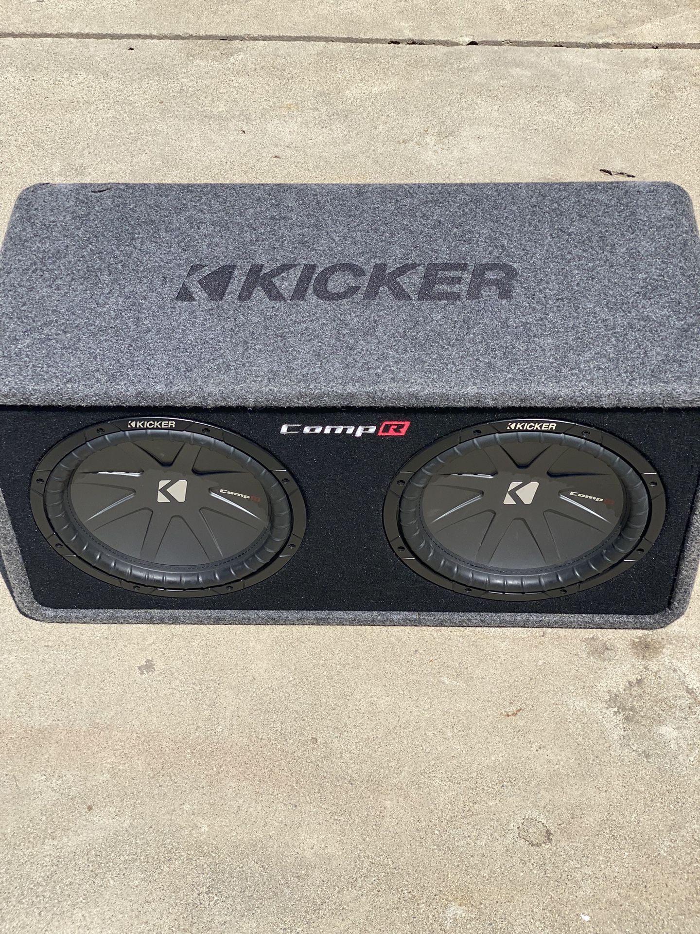 Kicker Comp R. Dual 12” Subs In Box