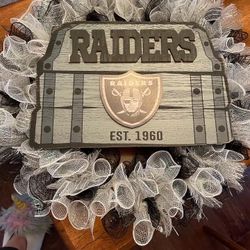 Raiders Wreath 