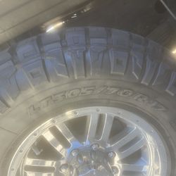 2  Nitto Ridge Grappler LT 305/70/R17