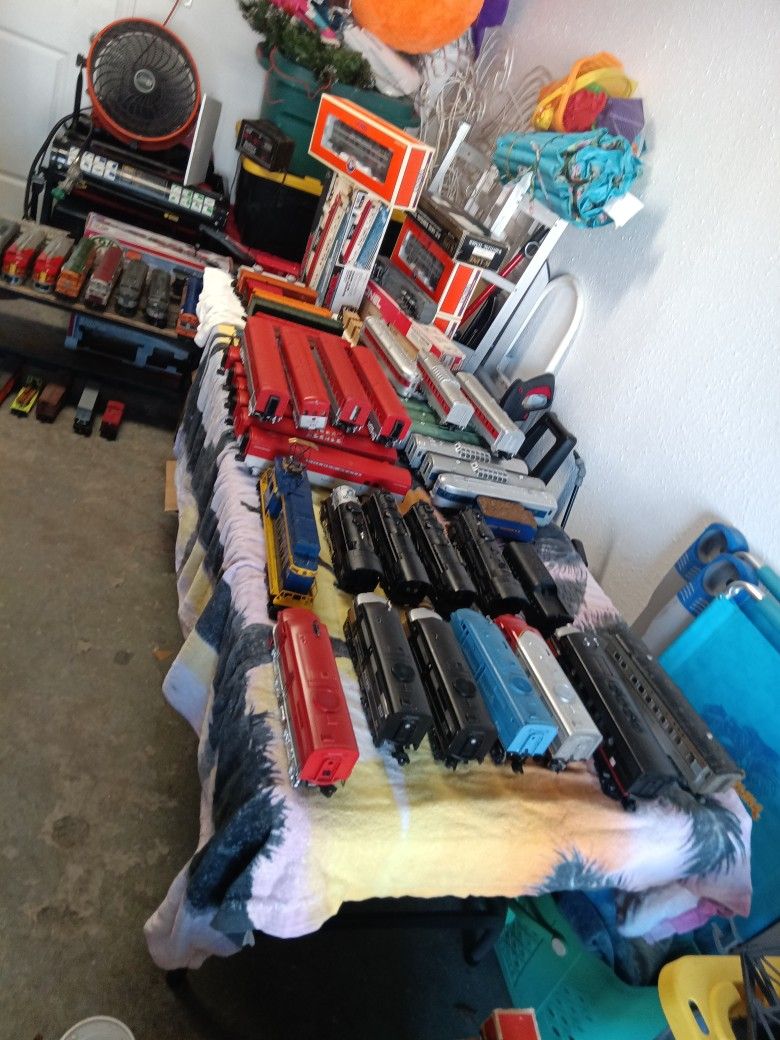 Train Collection 2,500