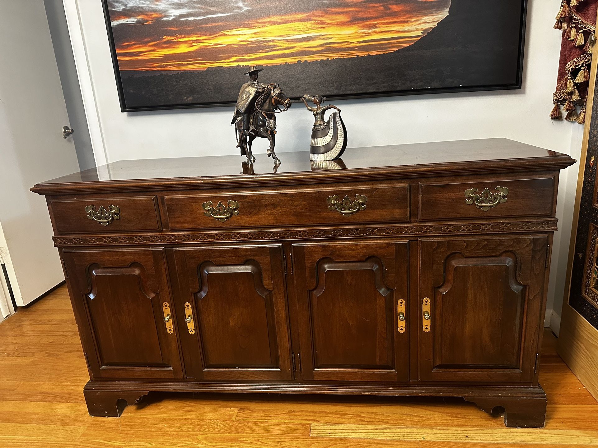 Ethan Allen Dinning Table, 8 Chairs, And Side Cabinet