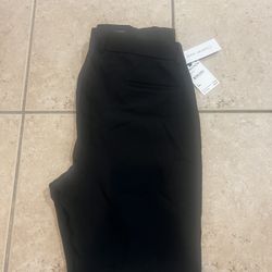 Black Women’s Dress Pants Size 4 Brand New 