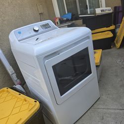 220 volt dryer. Close to new must pick up.