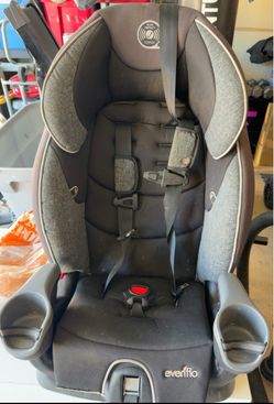 Evenflo combination/convertible-style car seat