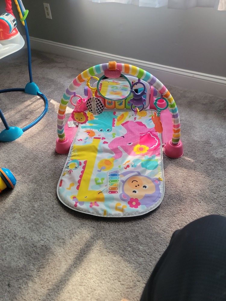 Fisher-Price
Fisher-Price Baby Gym With Kick & Play Piano Learning Toy