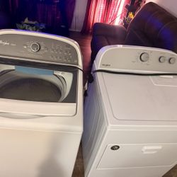 Whirlpool Washer and dryer set 325$
