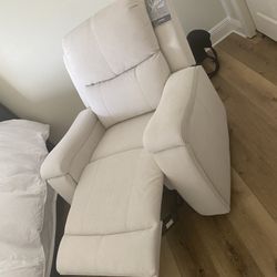 Zero Wall Recliner 