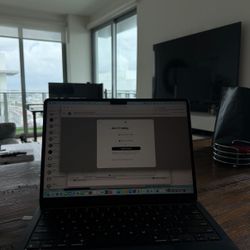 Mac Book Air M2 16GB 