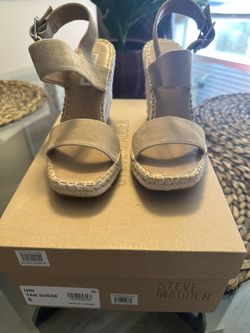 Steve Madden Wedges Sz 6
