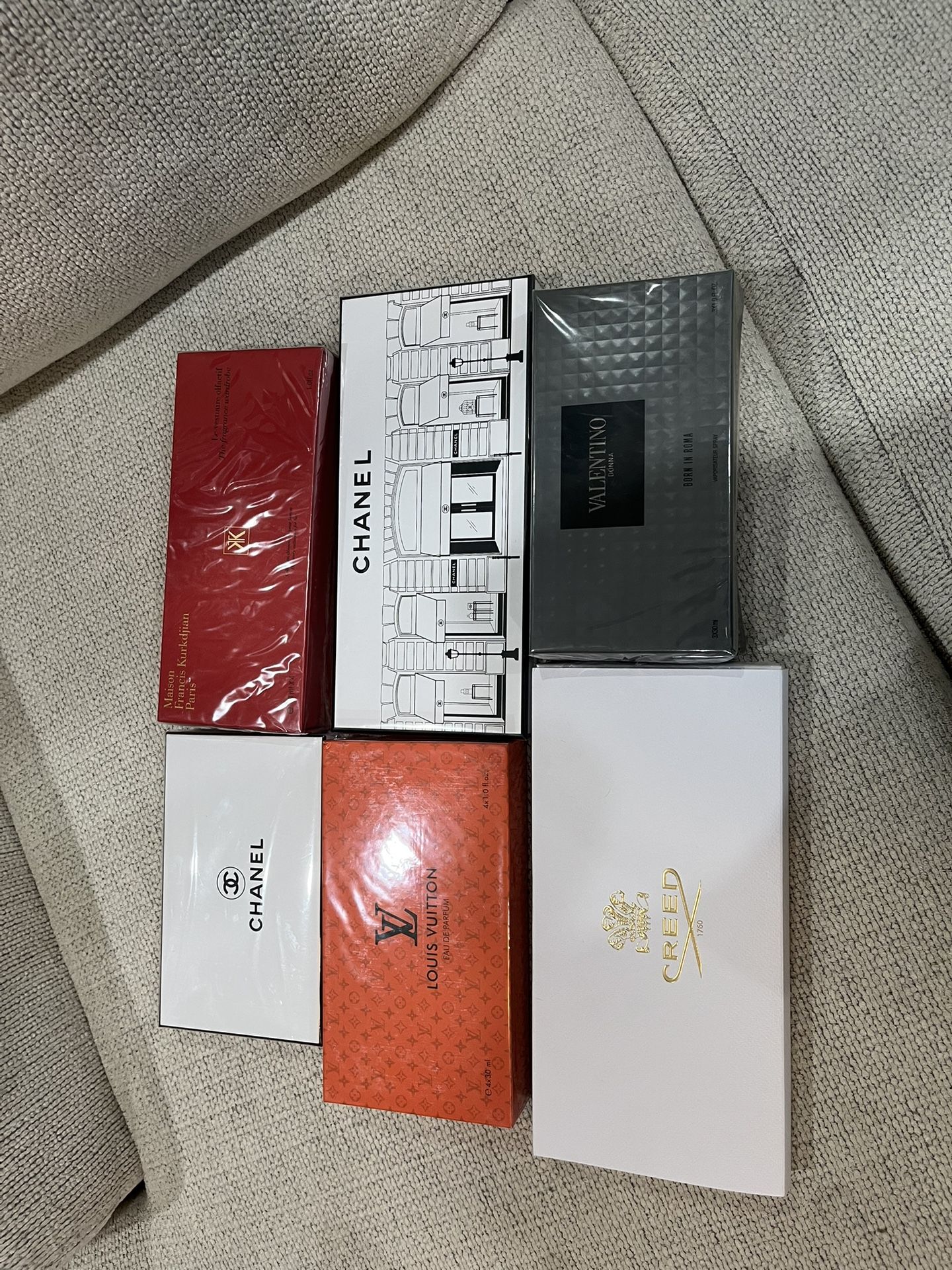 Cologne and perfume sets 