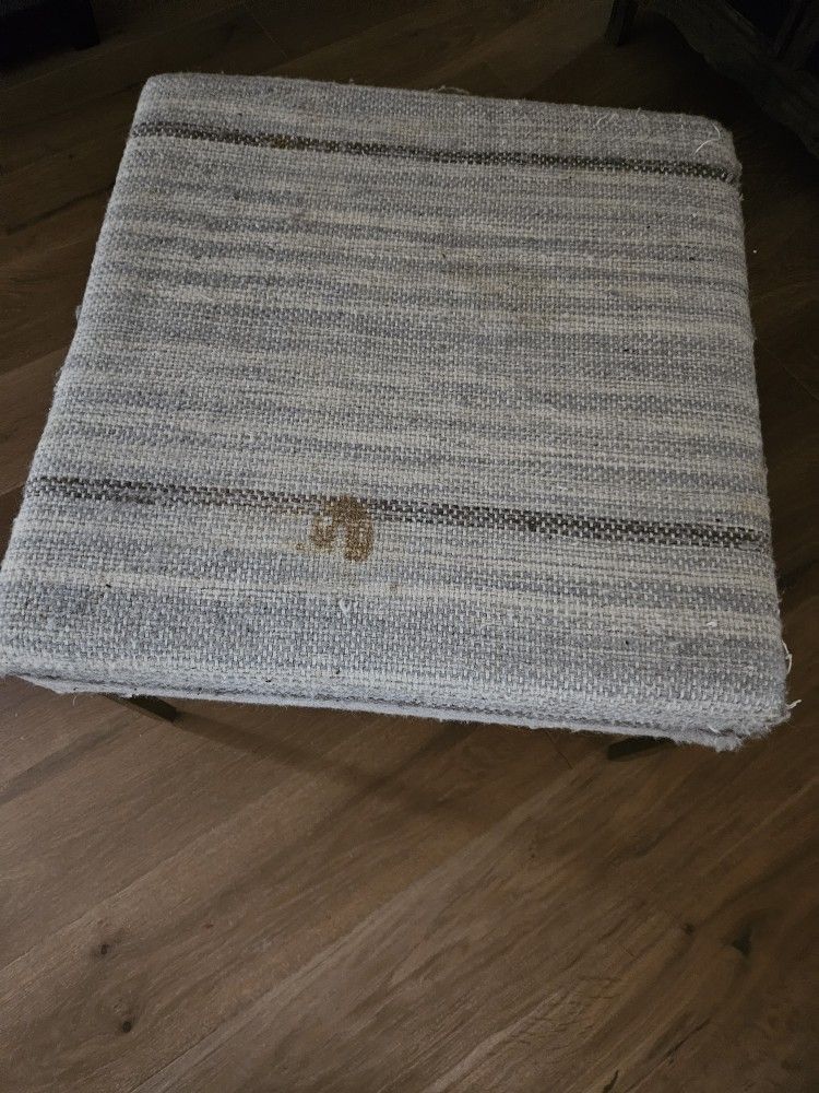 ***FREE OTTOMAN Target By Threshold Grey/Beige/Cream