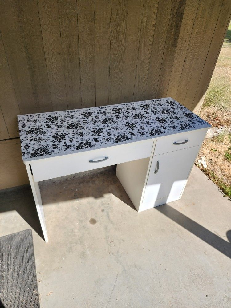 Free Desk