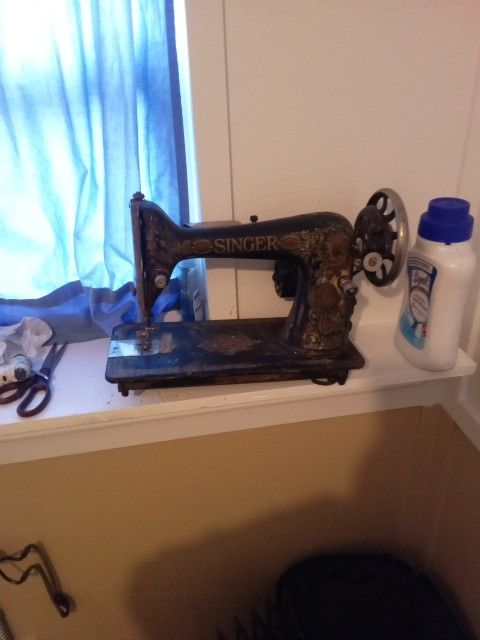 1920s Singer Sewing Machine