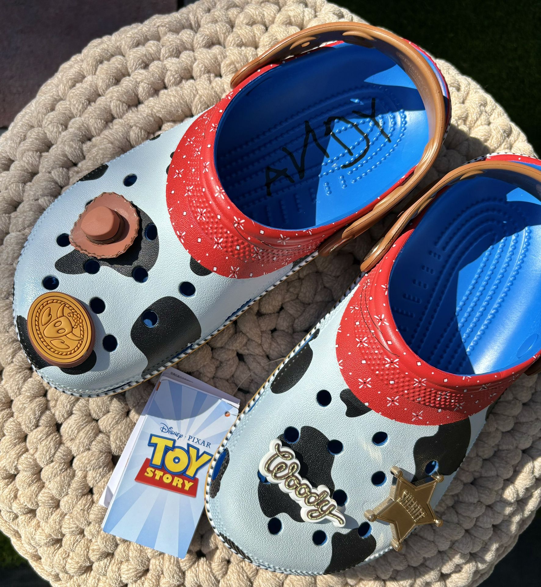 Toy Story crocs Woody clogs Disney Size W8 M6 *NEW*