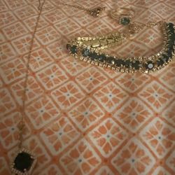 Brand New Woman, Jewelry