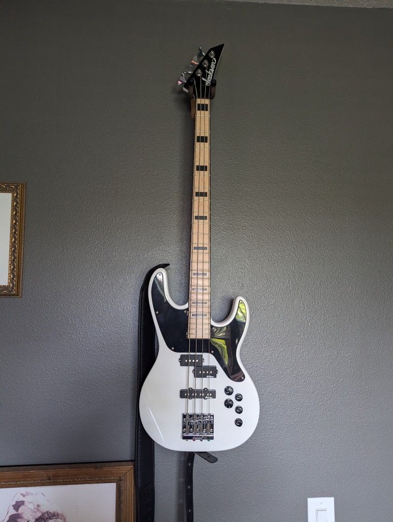 Jackson X Series Concert Bass