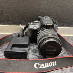 Canon EOS Rebel Sl1 Digital SLR camera Black. Great Condition Working Perfect, W: Charger.