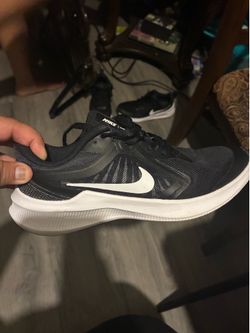 Nike tennis shoes