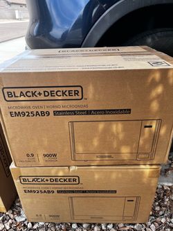 BLACK+DECKER 0.9 Cu.Ft. 900W Stainless Steel Countertop Microwave Oven (Model: EM925AB9)