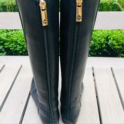 Tory Burch boots size 9m