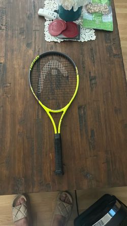 Head Tour Pro, 4 3/8 grip, great for beginners & casual players, needs new grip