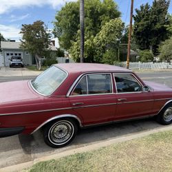 1981 Mercedes-Benz 300