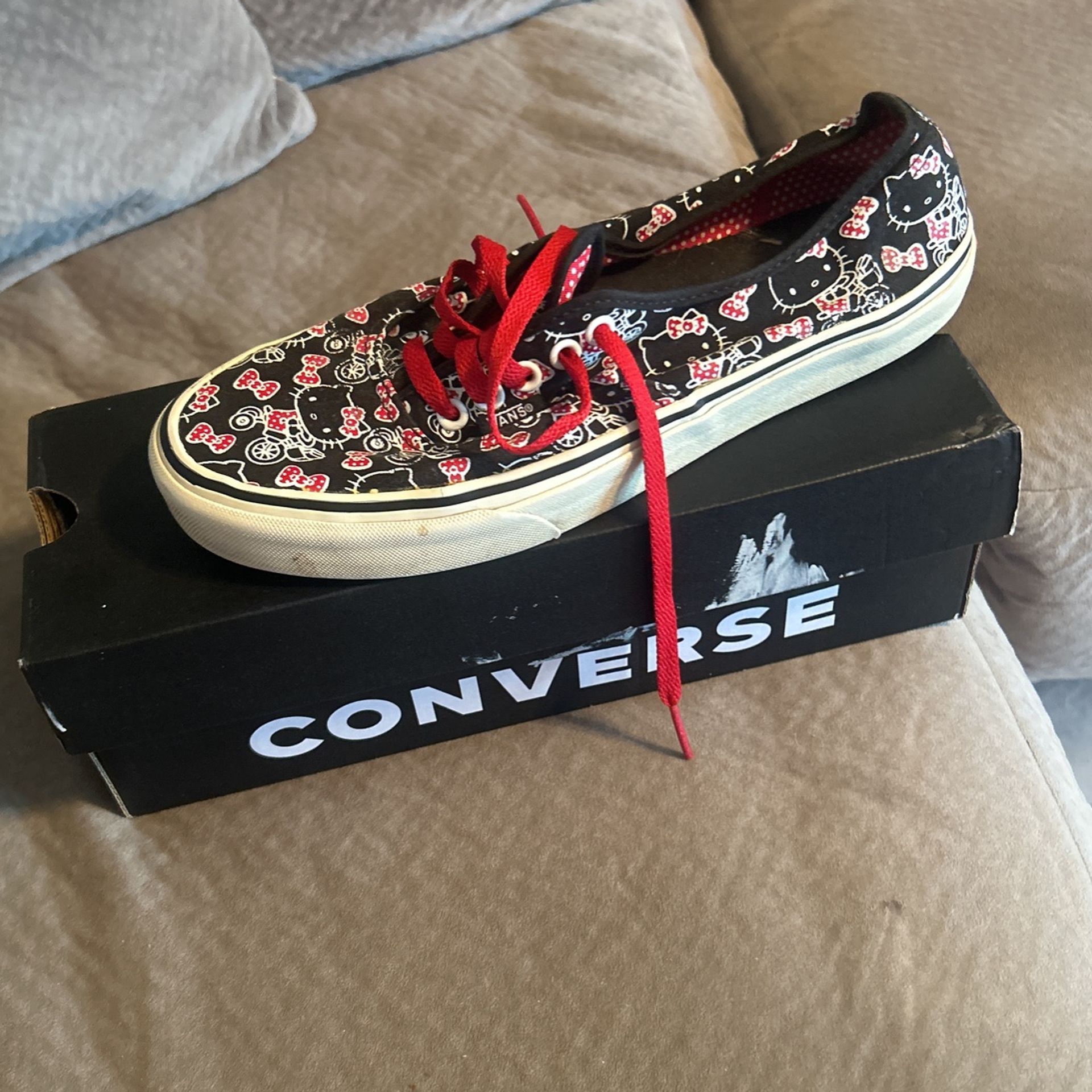 Hello Kitty Women’s Vans