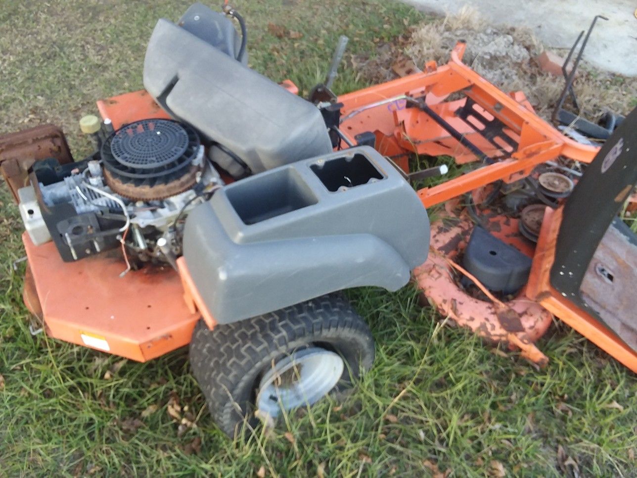 Husqvarna CZ4817 zero turn lawn mower needs repairs for Sale in