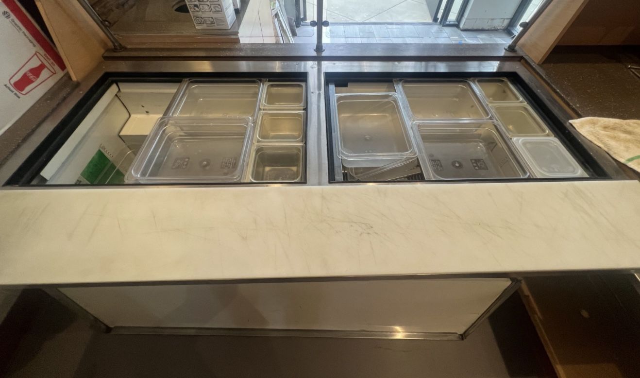 TRUE Sandwich/Salad Prep Table w/ Refrigerated Base, 