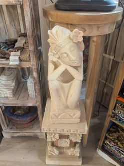 Lady garden sculpture