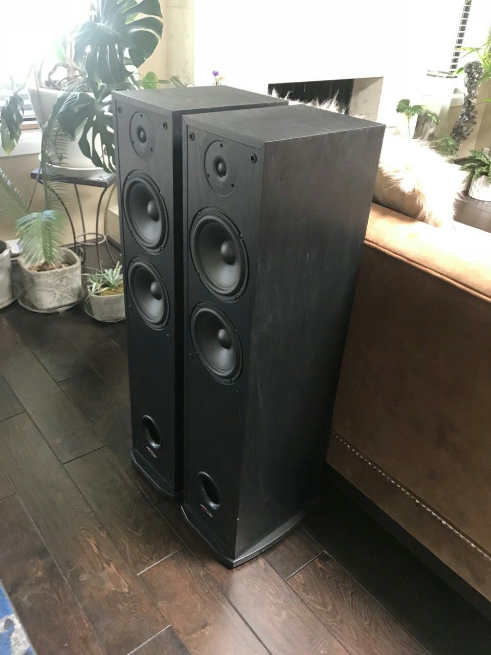 Polk R50 tower speakers
