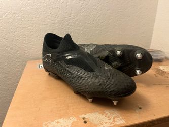 Puma Future Soccer Cleats | Metal Studs Included + Extra Plastic Studs