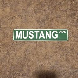 Mustang Sign Green 20in 
