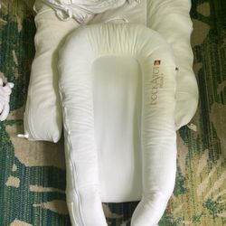 2 Dockatots Deluxe And Grand