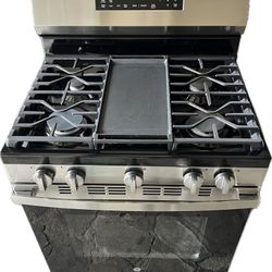 With middle griddle 30" Gas Stove .