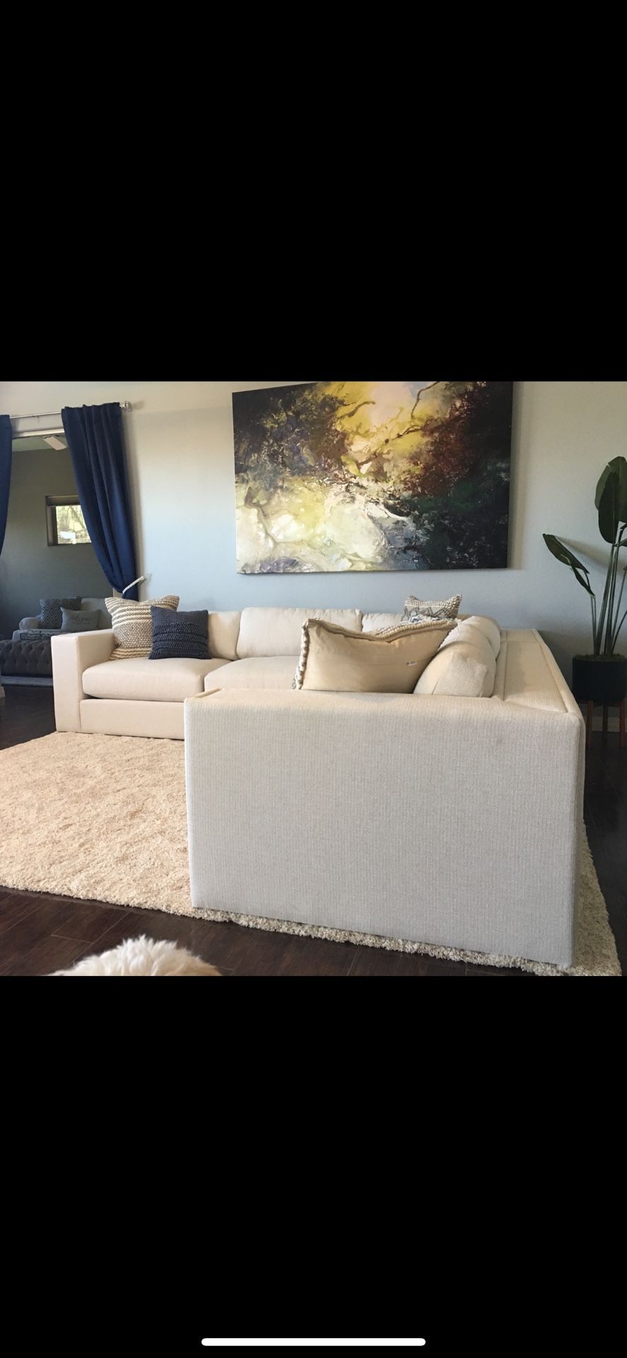 Beautiful Large Sectional!