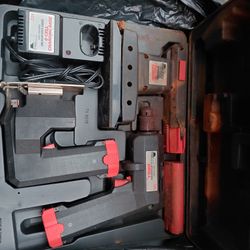 Houseworks Pro Series Rechargable Tool Kit