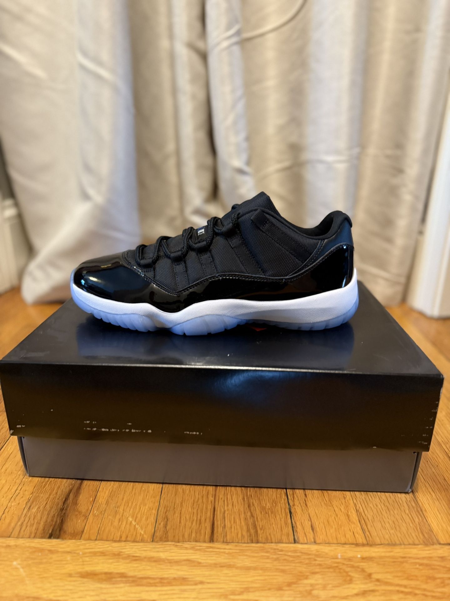 Jordan 11 Retro Low Space Jam