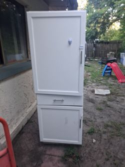 Free cabinet