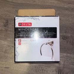 Delta Towel Ring
